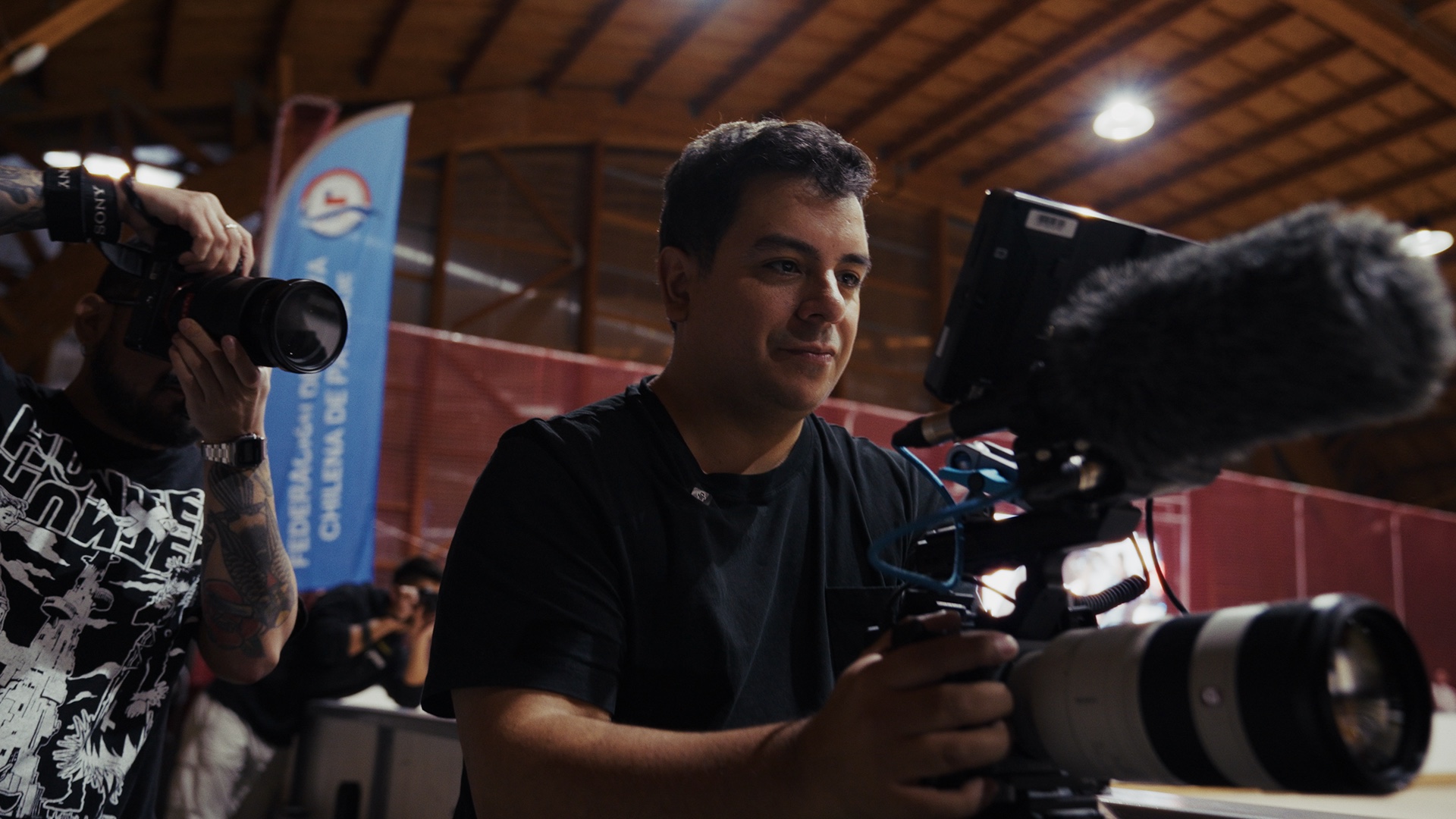 Cris Mansilla durante una grabación audiovisual